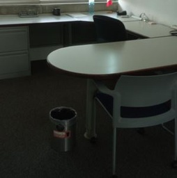 [#E7-189] Desk, L-shape, with filing cabinet | Escritorio, en forma de L, con archivador