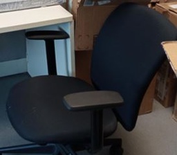 [#B13-215] Task chair, black, adjustable | Silla operativa, negra, regulable