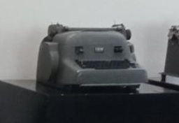 [#00-253] Typewriter, year: 1945-1955 | Máquina de escribir, año: 1945-1955
