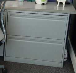 [#D6-315] Metal filing cabinet, 2-drawers, grey | Archivador de metal, 2 cajones, gris