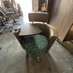 [#B12-6] Mobile lounge chair